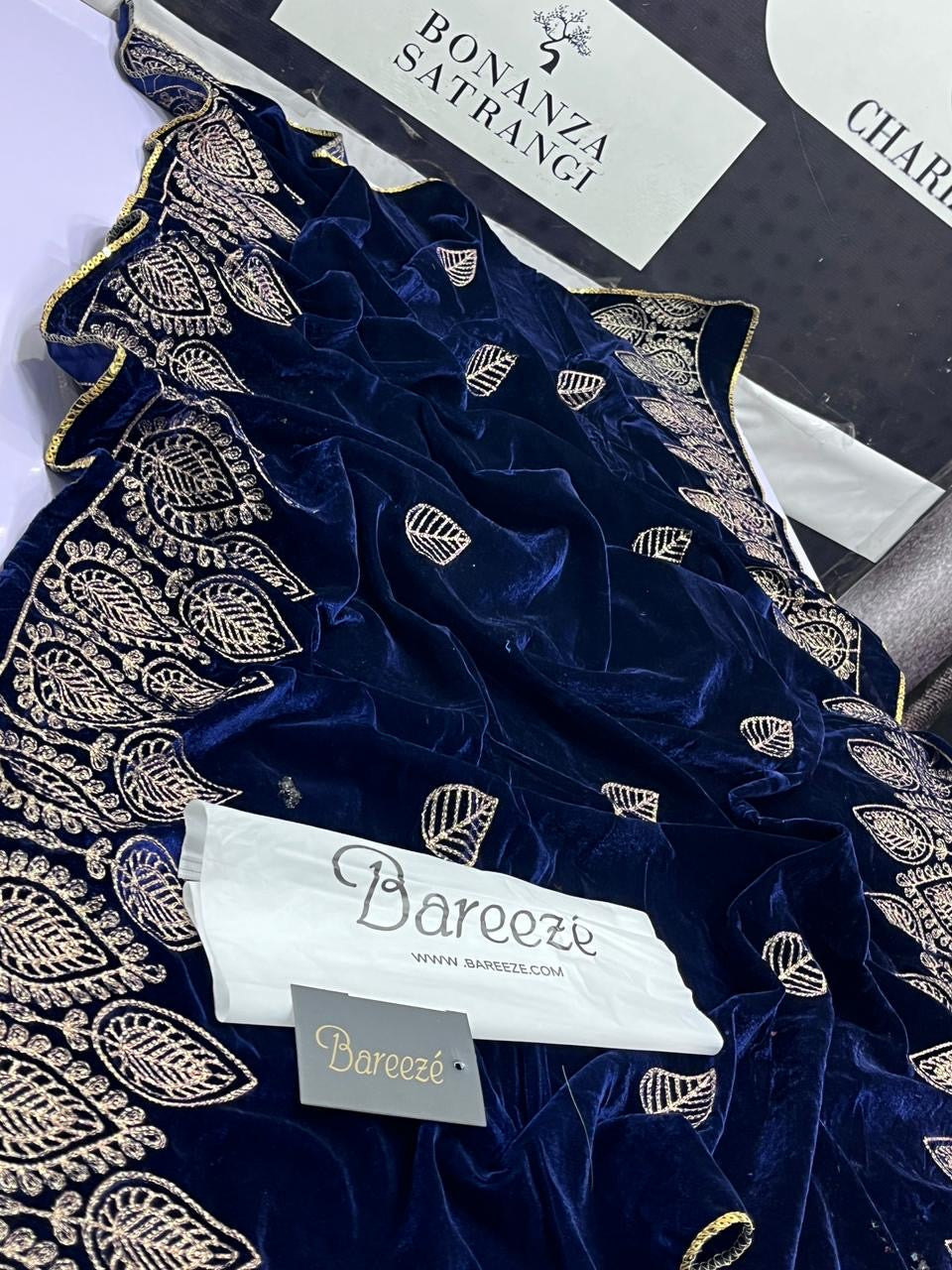 VELVET EMBROIDERED WOOL SHAWL